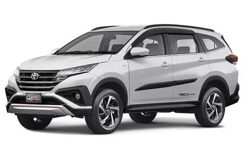 他开着邻居家的toyota追着日落是什么车