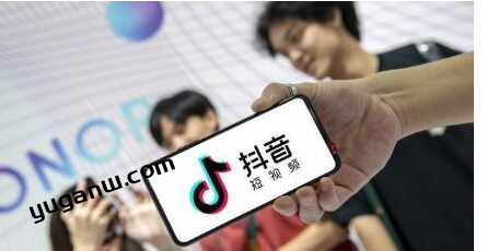 攻速袜暴击裙什么意思