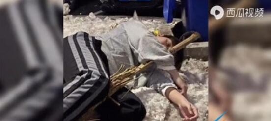 酒后行为艺术家是什么梗