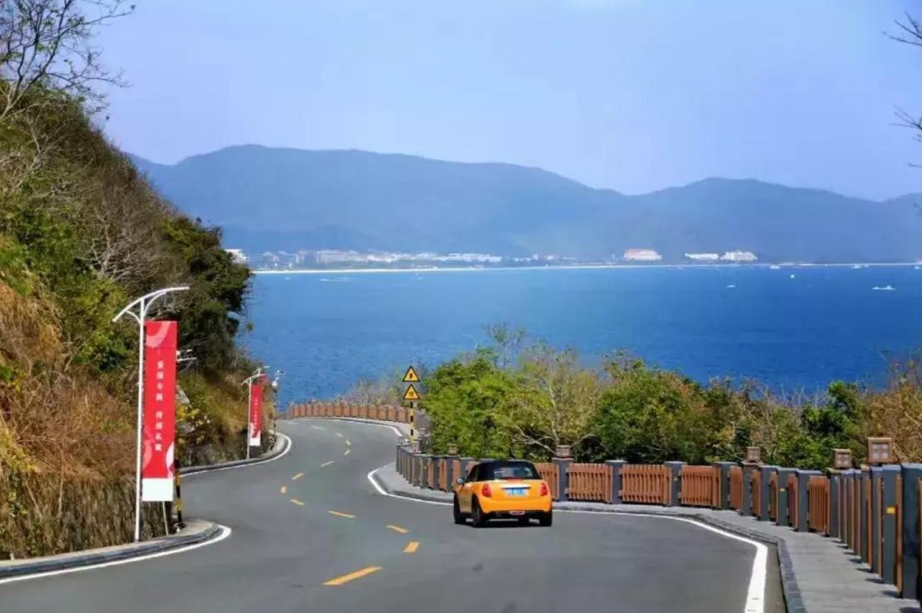 蚂蚁庄园10月1日：国庆自驾出游时,遇到一两分钟的堵车汽车需要熄火吗？