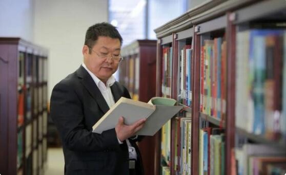 《瑞丽需要祖国的关爱》作者：曾在瑞丽挂职一年，从未以副市长身份炒作