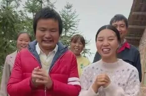 都是假的！网红“牛爱芳的小春花”翻车，账号“前世今生”被扒