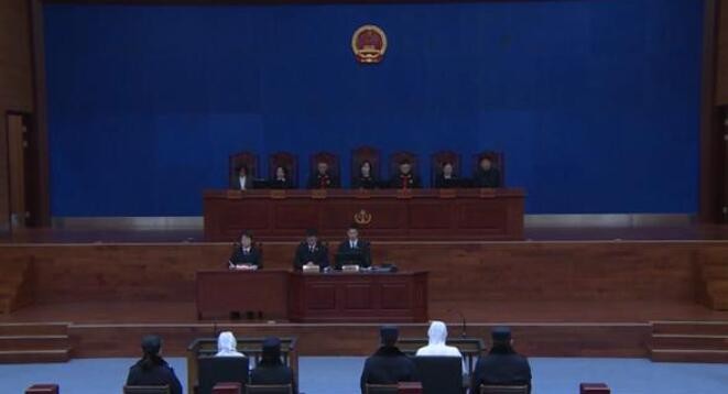 父亲为情杀亲生子女：判决书披露重庆姐弟坠亡案中的畸形恋爱