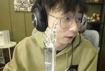 亚雷妈是什么梗
