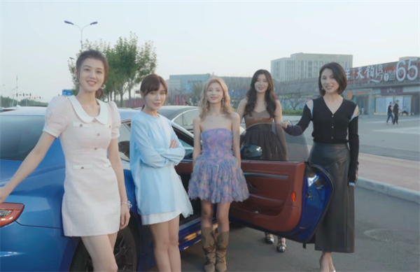 《完蛋我被美女包围了》游戏类型说明