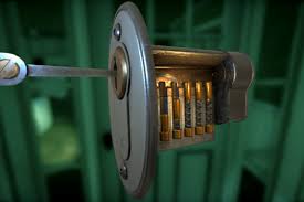 小偷模拟器如何撬锁